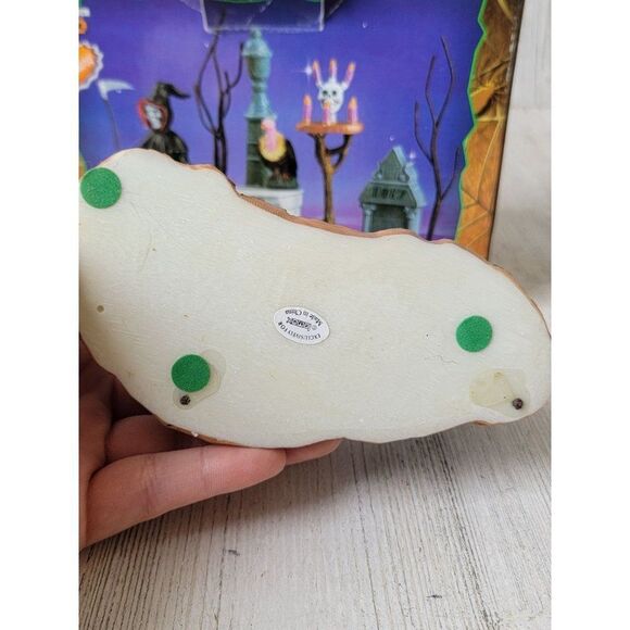 Lemax Grim Reaper Waits patiently spooky town Village accessory 2005 - Picture 8 of 8